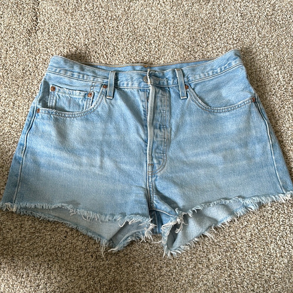 Levi w31 Jean shorts